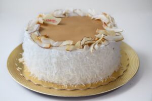 Bolo Cocada com Doce de Leite | BOLO DO MÊS JULHO