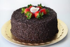 Bolo Brigadeiro Com Morangos